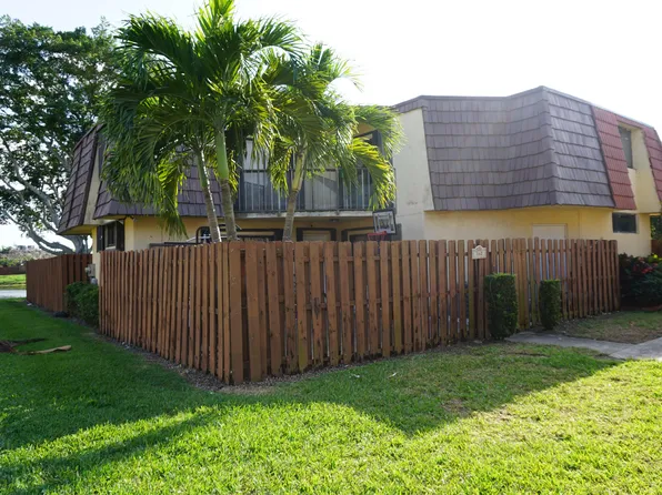 162 Springdale Circle, Palm Springs, FL 33461