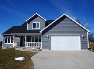 2890 White Pine Trl, Mount Pleasant, MI 48858
