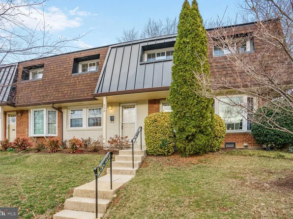 358 James St #382, Falls Church, VA 22046