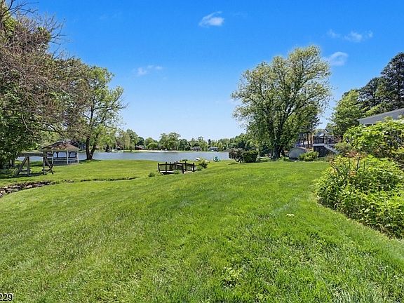 3rd image of 55 Intervale Rd