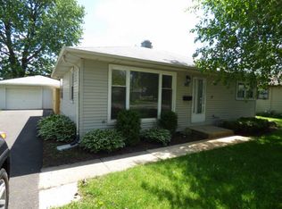 3104 Owl Dr, Rolling Meadows, IL 60008