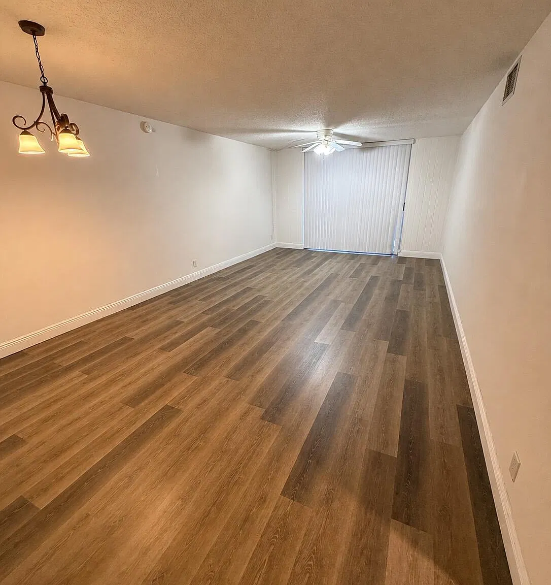 2 bed, 2.0 bath, 1080 sqft, $2,100 — Photo 2