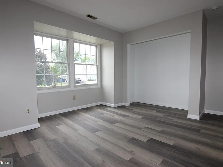 228 Spring House Ln — Photo 13