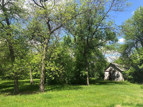 312 Gibson St, Wimbledon, ND 58492