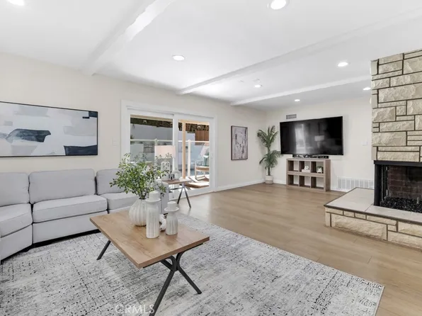 4300 Pampas Rd, Woodland Hills, CA 91364