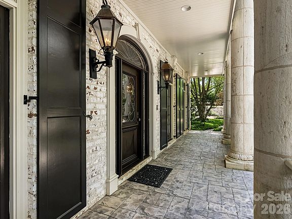 3rd image of 4523 Fox Brook Ln