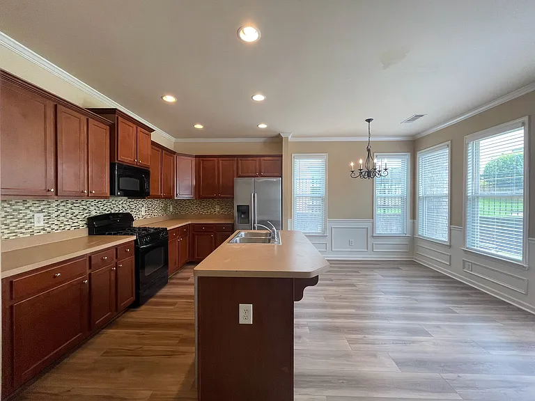 989 Parkside Wood Ct — Photo 11