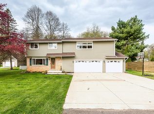 3190 Central Blvd, Milford, MI 48380
