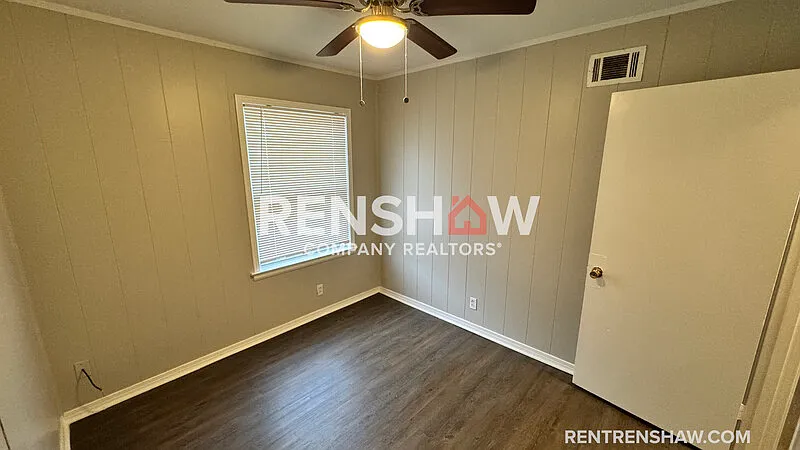 3 bed, 1.0 bath, 968 sqft, $1,000 — Photo 3