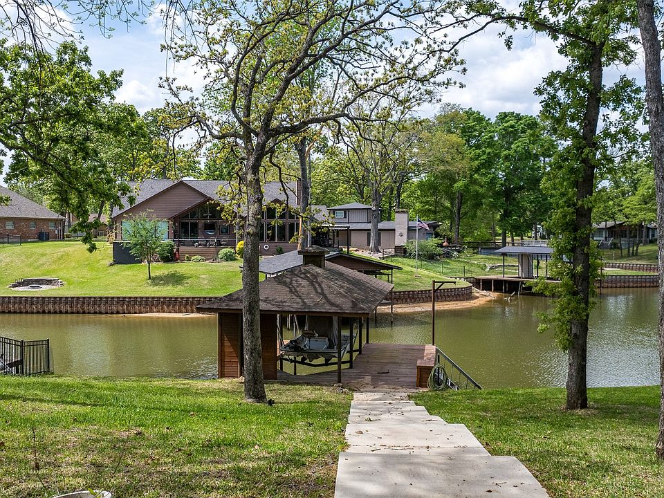 1st image of 112 Greenwood Dr