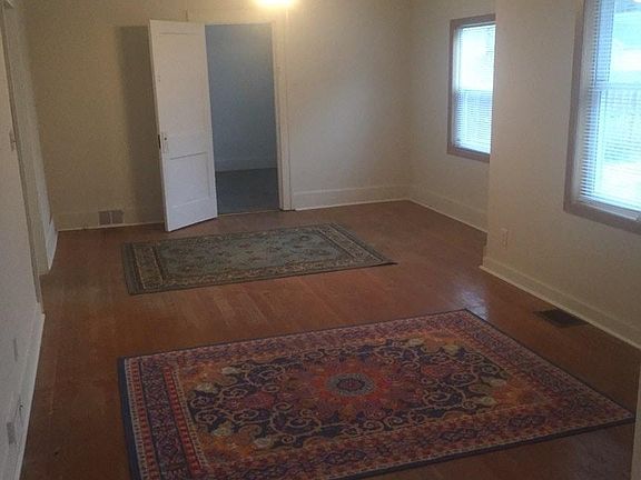 2nd image of 507 Vine Ave W