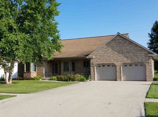 1117 Nordic Dr, Decorah, IA 52101