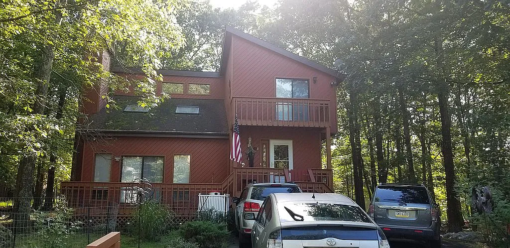 114 Hyland Dr photo 1