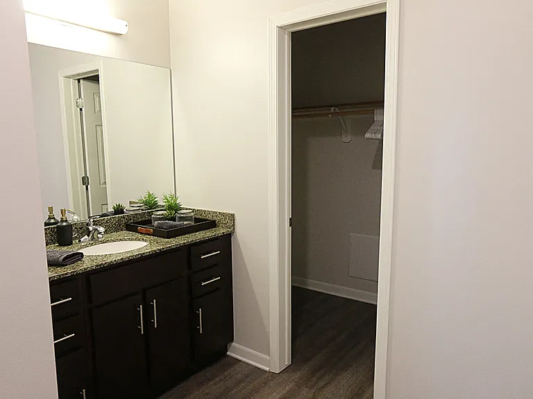 Nichol Flats — Photo 11