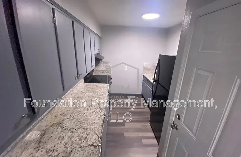 1283 E Raines Rd #2 — Photo 4