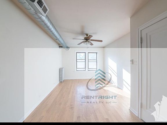 4th image of 1249-55 W Henderson St #33233