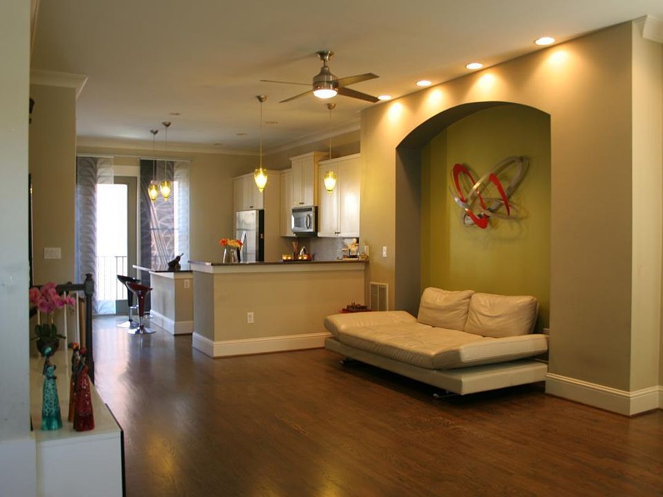 1st image of 4666 Magnolia Cmns