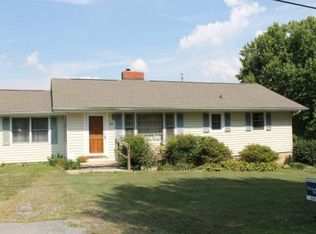 105 Clark Dr, Johnson City, TN 37601