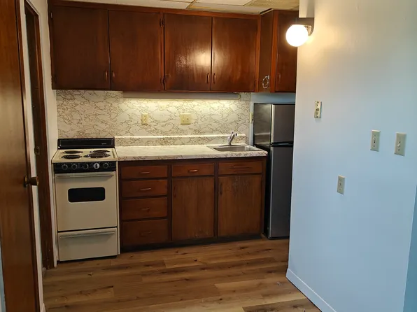 217 Muse St APT 203, Newton, KS 67114