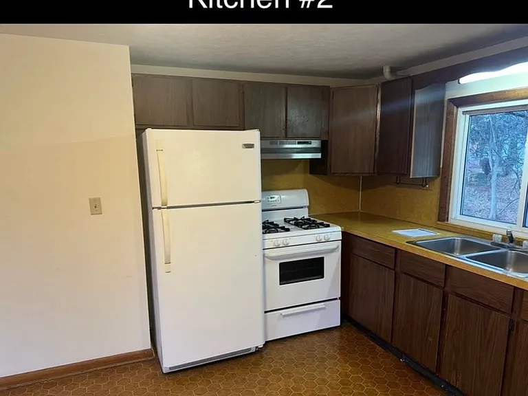 850 Houseman Ave NE #2 — Photo 8
