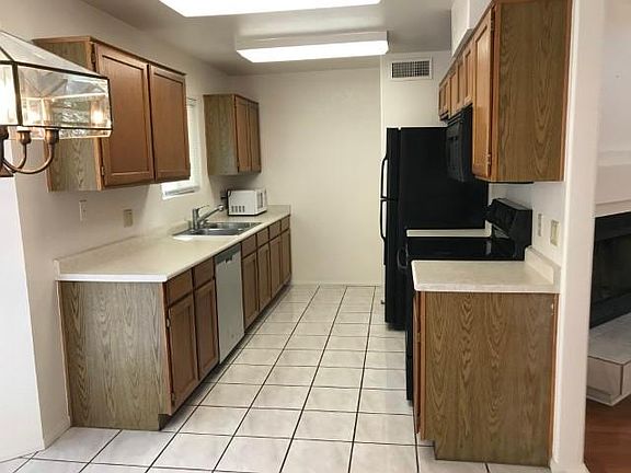 5th image of 4419 E Amberwood Dr