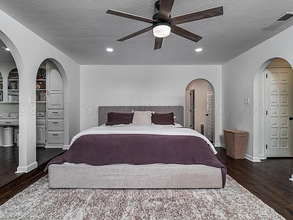4th image of 223 Skycrest St