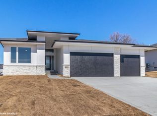 801 NE 22nd Ct, Grimes, IA 50111
