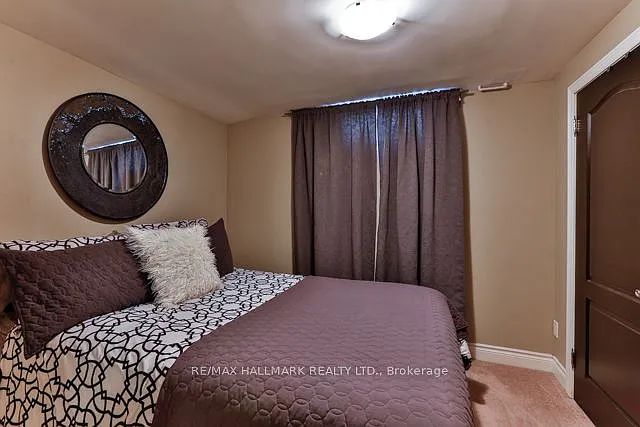 25 Love Cres #LOWER — Photo 16
