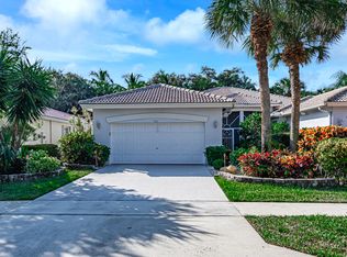 9511 Crescent View Dr N, Boynton Beach, FL 33437