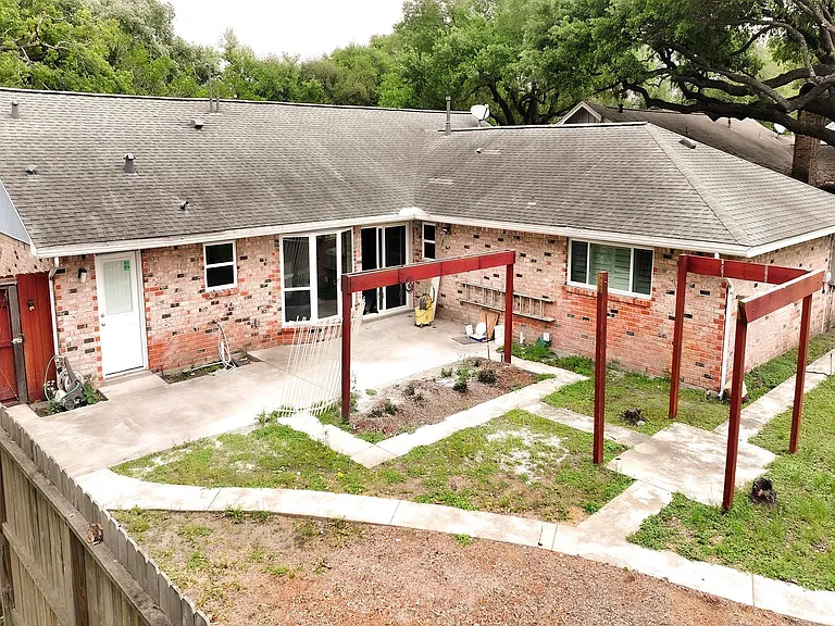 8335 Langdon Ln — Photo 21