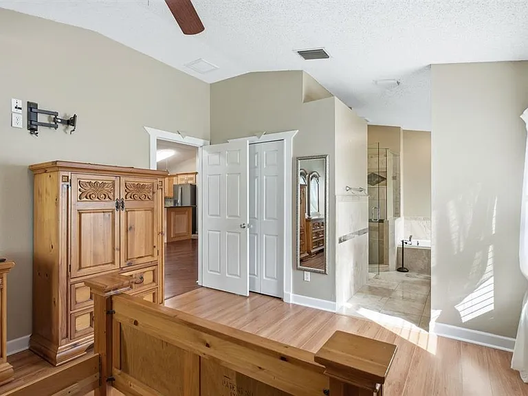 349 Fountainview Cir — Photo 17