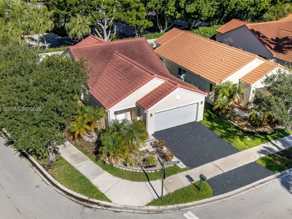890 San Remo Dr, Weston, FL 33326