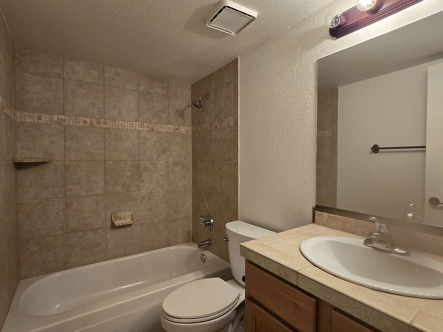 6651 N Campbell Ave — Photo 2