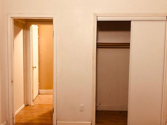 5th image of 133 E Norwood Ct