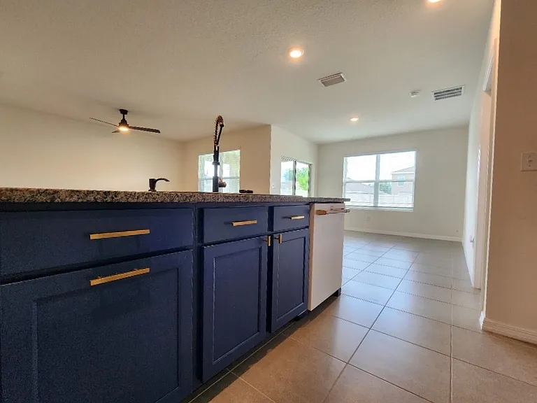 2448 Knight Island Dr — Photo 7
