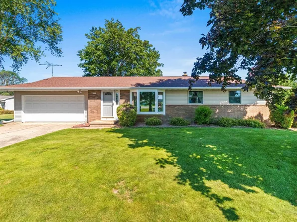 5091 Caledonia Dr, New Franken, WI 54229