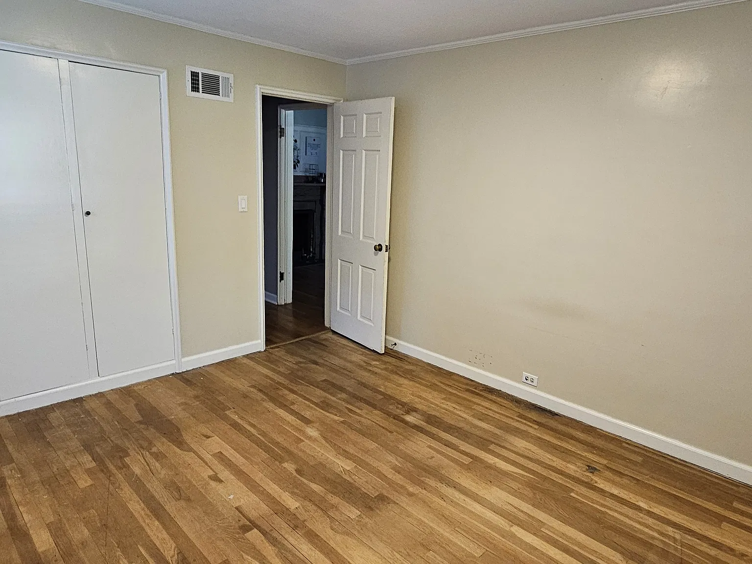 1423 N Garland St — Photo 4