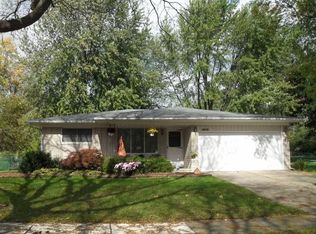 1869 Carr Dr, Troy, MI 48085