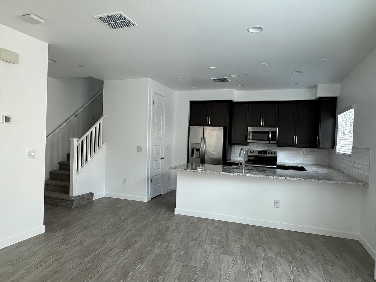 Building Photo - 4100 S Pinelake Way #185