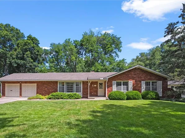 3300 W 93rd St, Leawood, KS 66206