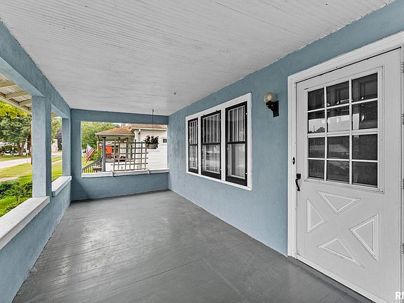 3rd image of 217 40th St