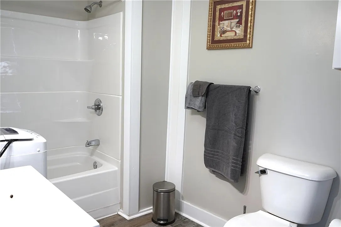1 bed, 1.0 bath, 915 sqft, $1,000 — Photo 3