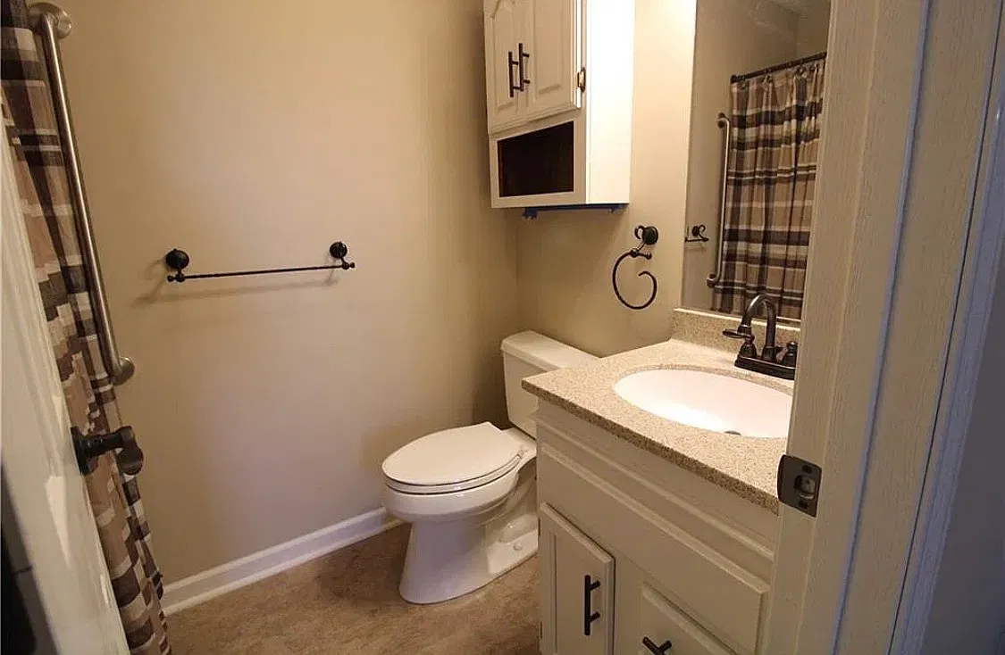 2 bed, 1122 sqft, $1,175 — Photo 3