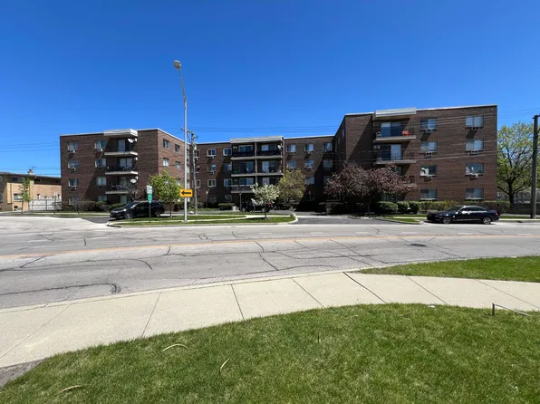 9445 Kenton Ave APT 108, Skokie, IL 60076