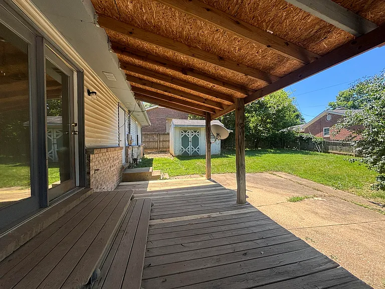392 Pasadena Dr — Photo 12