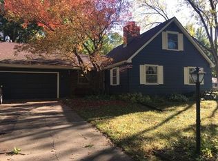 426 Ridgeview Ave, Iowa City, IA 52246