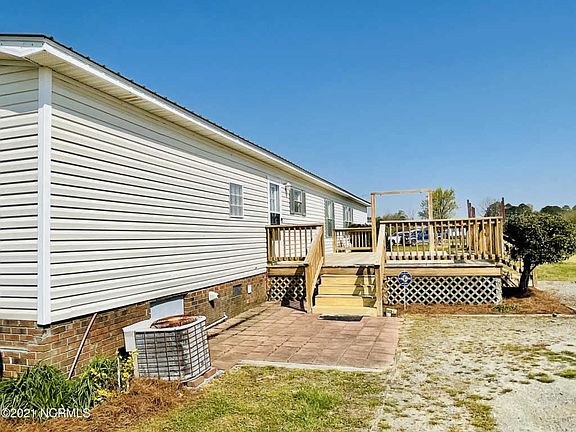 2nd image of 2815 Bear Ln