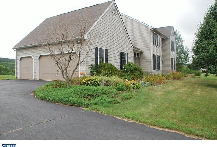1st image of 614 Colchester Ct