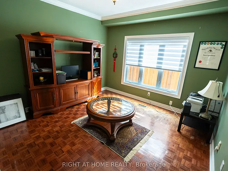2427 Erin Centre Blvd — Photo 9