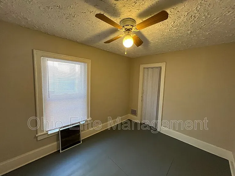 810 Reinhard Ave — Photo 8